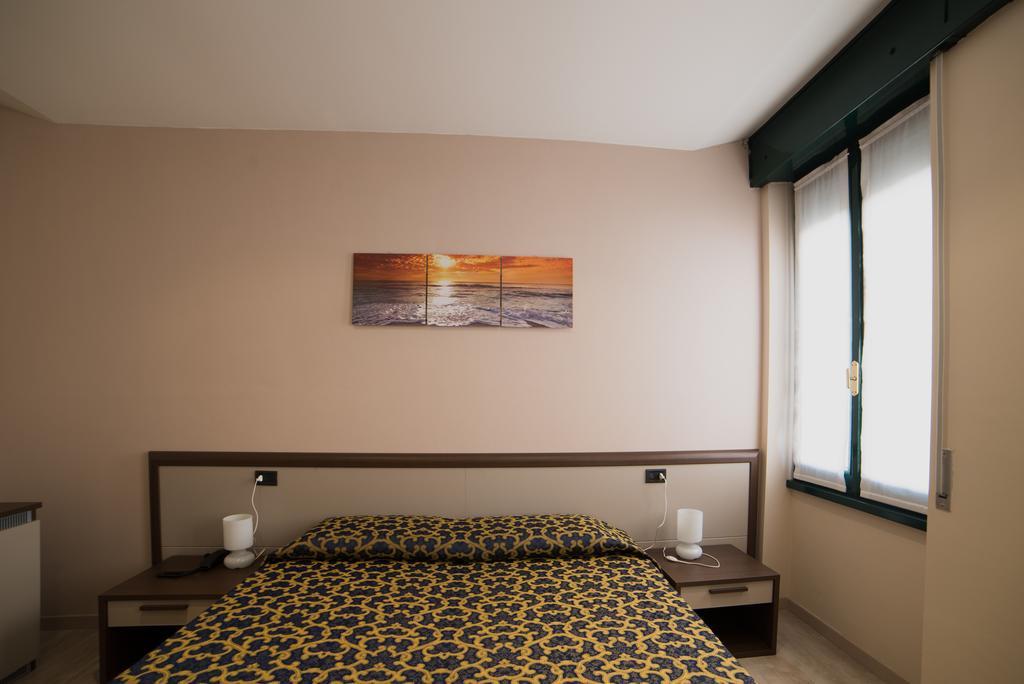 Locanda San Fiorenzo Fiorenzuola dʼArda Pokoj fotografie