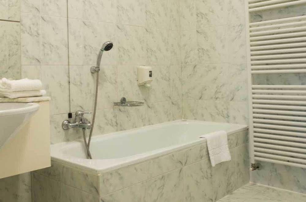 Locanda San Fiorenzo Fiorenzuola dʼArda Exteriér fotografie